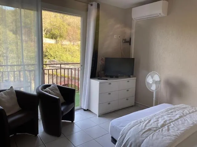 Situé à Proximité Des Thermes 30